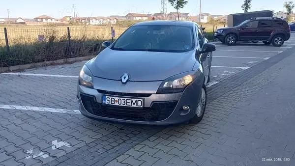 Gri Utilizat 2011 Renault Mégane III Hatchback | 4.900 EUR - Imagine 1/4