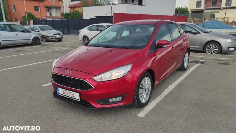 Rosu Utilizat 2018 Ford Focus Trend Hatchback | 7.190 EUR (Preț bun) - Imagine 1/4