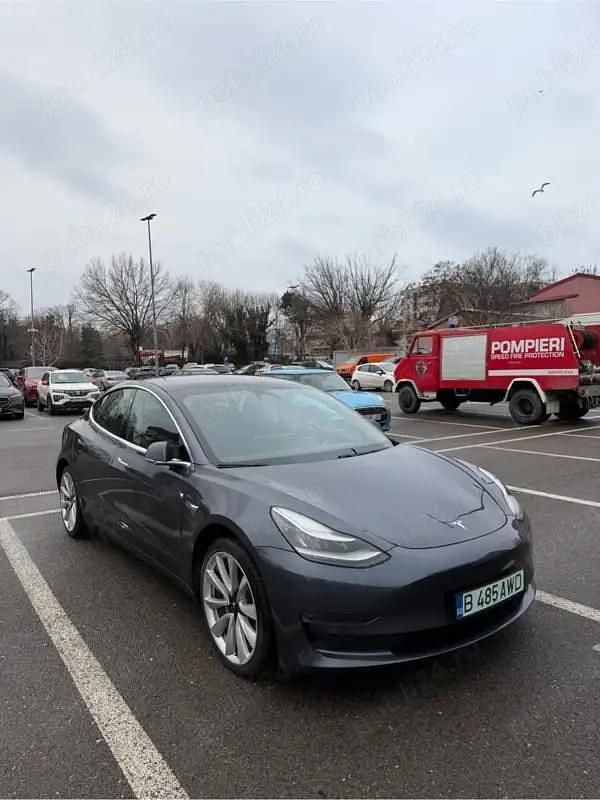 Second-hand Tesla Model 3 353 kW (480 CP) 2019 Berlinǎ