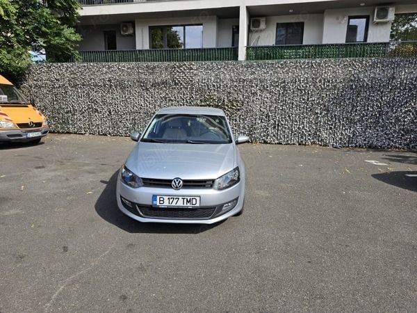Argintiu Utilizat 2012 VW Polo Hatchback | 7.000 EUR - Imagine 1/4