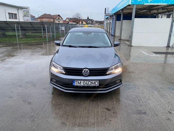 Second-hand VW Jetta Trendline 105 CP (77 kW) 2017 Gri Berlinǎ