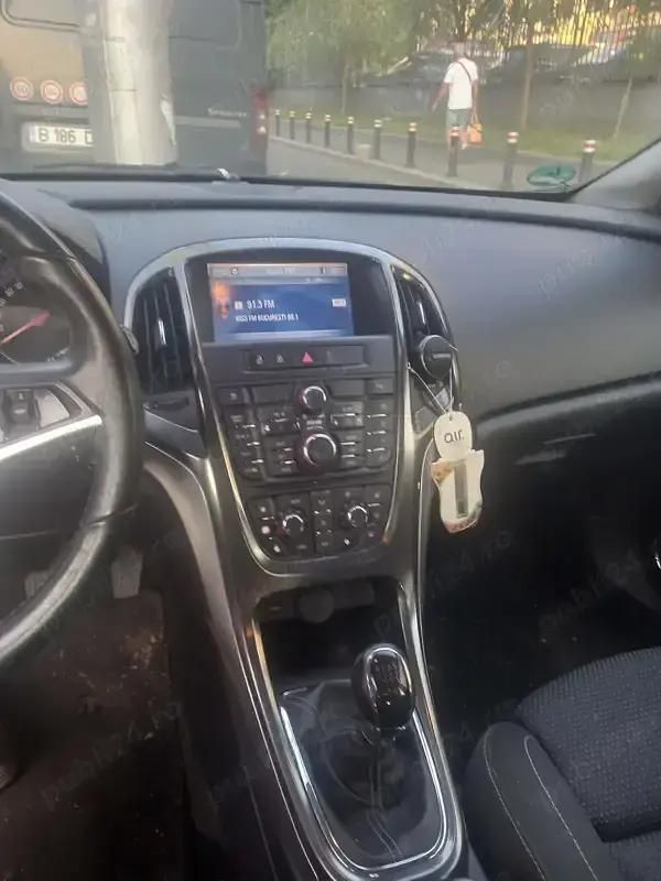Utilizat 2010 Opel Astra Hatchback | 3.600 EUR (Preț OK) - Imagine 1/4