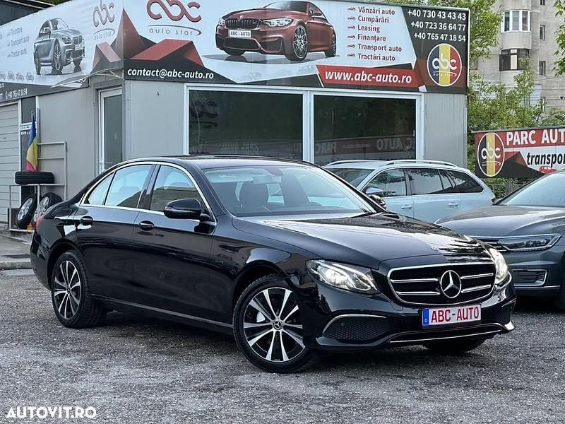 Culoarenegru Utilizat 2020 Mercedes E300 Berlinǎ | 30.855 EUR (Preț bun) - Imagine 1/4
