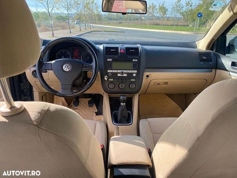 Culoarenegru Utilizat 2006 VW Jetta Freestyle Berlinǎ | 2.500 EUR (Preț OK) - Imagine 1/4