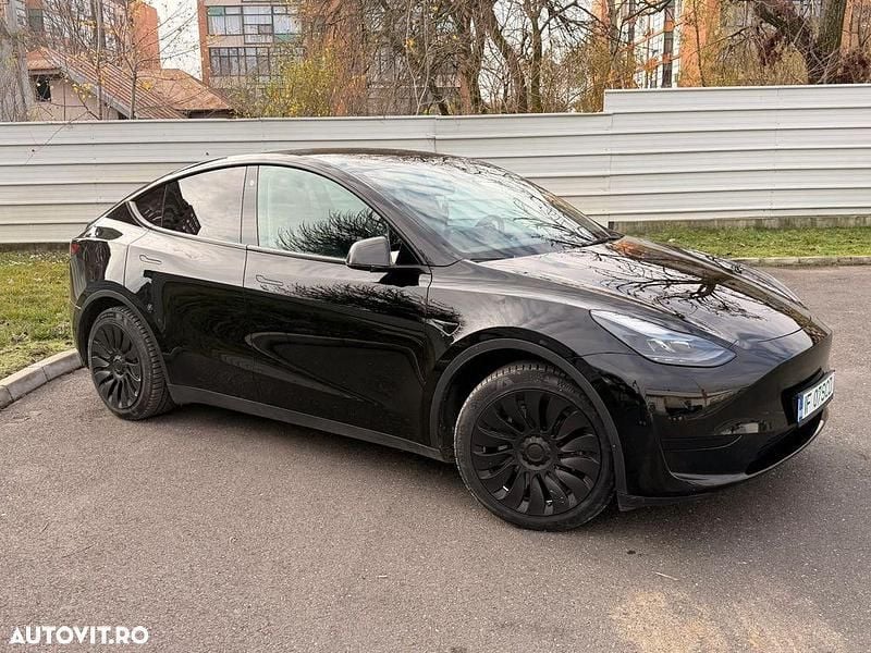 Culoarenegru Utilizat 2022 Tesla Model Y Standard Range SUV | 24.700 EUR - Imagine 1/4