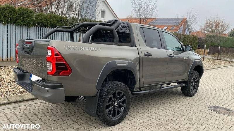 Second-hand Toyota HiLux Edition 204 CP (150 kW) 2021 Culoareverde Pickup