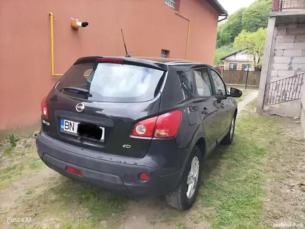 Negru Utilizat 2007 Nissan Qashqai SUV | 4.000 EUR (Preț OK) - Imagine 1/4
