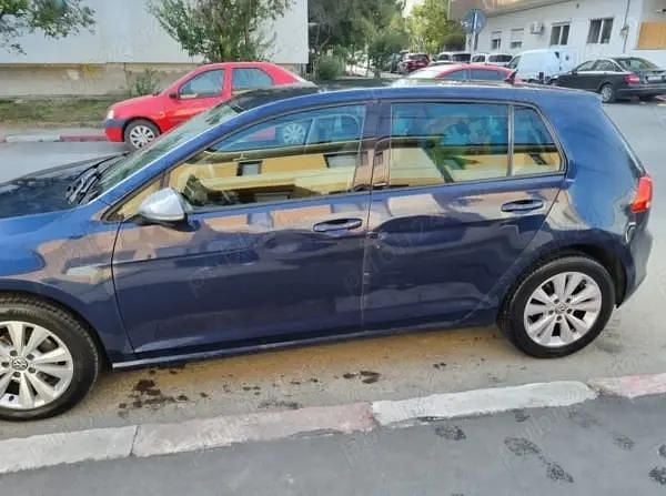 Albastru Utilizat 2016 VW Golf VII Hatchback | 7.000 EUR (Super Preț) - Imagine 1/4