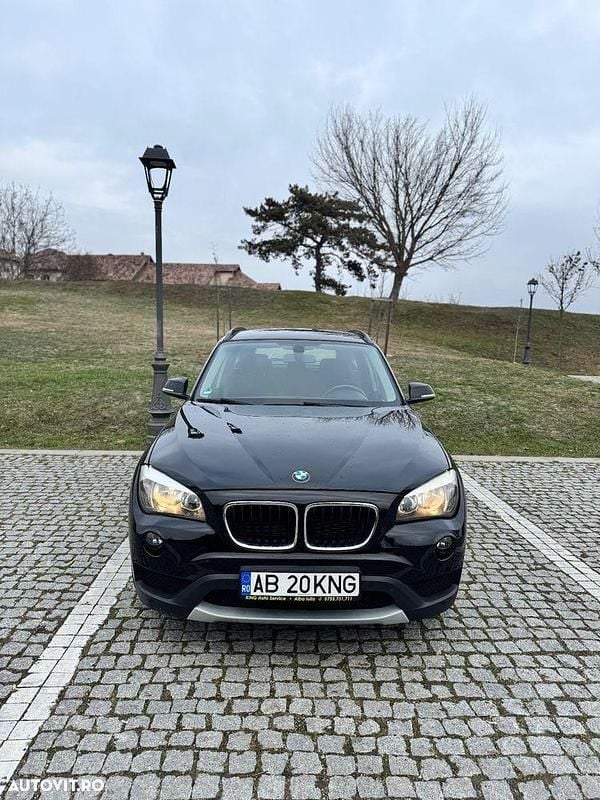 Negru Utilizat 2013 BMW X1 SUV | 11.000 EUR (Preț bun) - Imagine 1/4