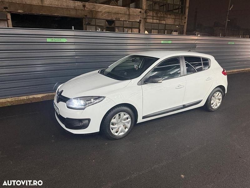 Second-hand Renault Mégane III Expression 110 CP (80 kW) 2014 Culoarealb Hatchback