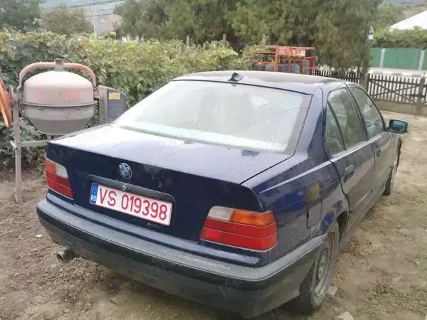 Utilizat 1990 BMW 316 Berlinǎ | 700 EUR - Imagine 1/2