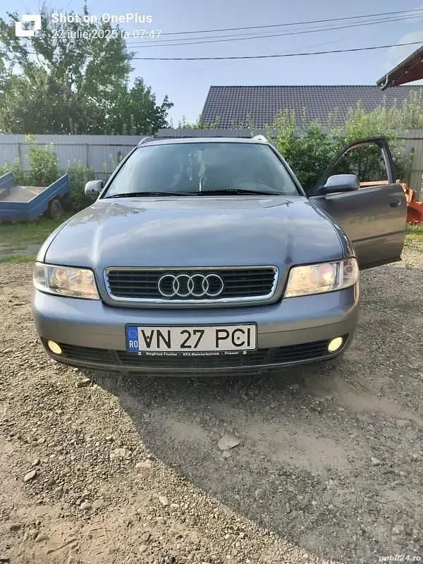 Gri Utilizat 2001 Audi A4 Berlinǎ | 7.500 EUR - Imagine 1/4