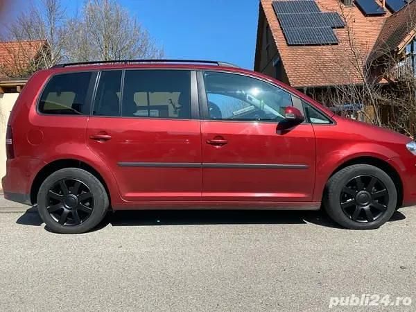 Rosu Utilizat 2007 VW Touran Highline Monovolum | 2.900 EUR (Preț bun) - Imagine 1/4