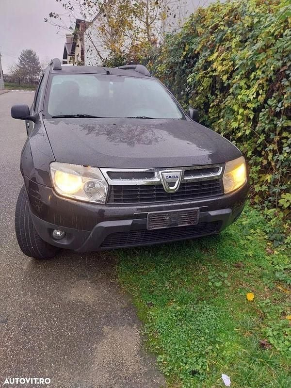 Culoarenegru Utilizat 2012 Dacia Duster Ambiance SUV | 3.999 EUR - Imagine 1/4