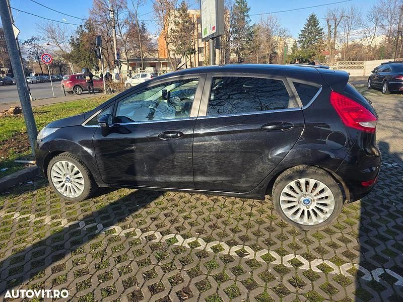 Second-hand Ford Fiesta Titanium 68 CP (50 kW) 2009 Culoarenegru Hatchback