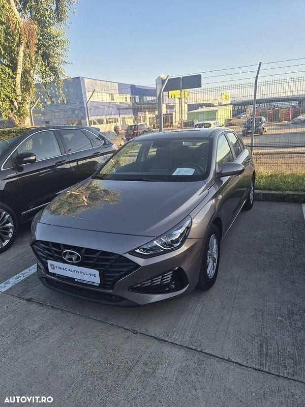 Maro Utilizat 2022 Hyundai i30 Comfort Hatchback | 14.700 EUR (Preț OK) - Imagine 1/4