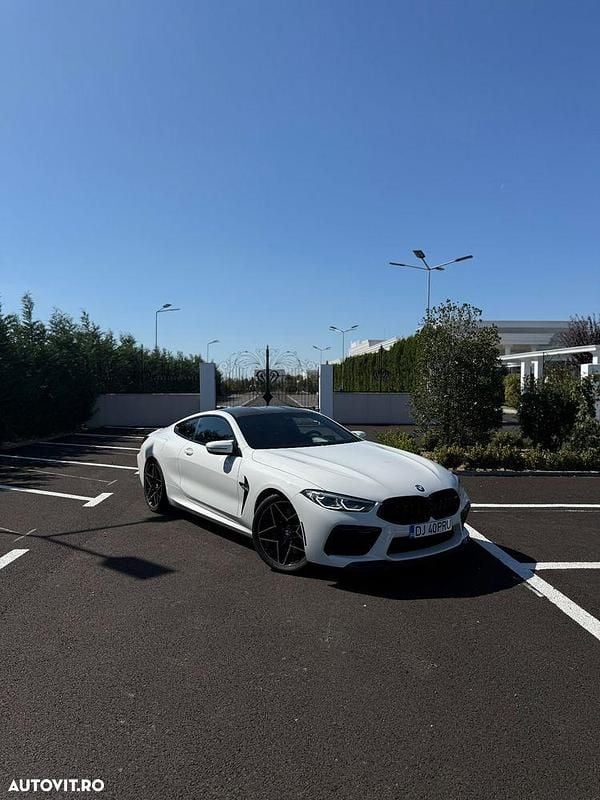 Culoarealb Utilizat 2019 BMW M8 M Sport Coupe | 71.200 EUR (Preț OK) - Imagine 1/4