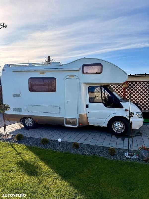 Culoarealb Utilizat 2005 Ford Transit Monovolum | 21.000 EUR - Imagine 1/4