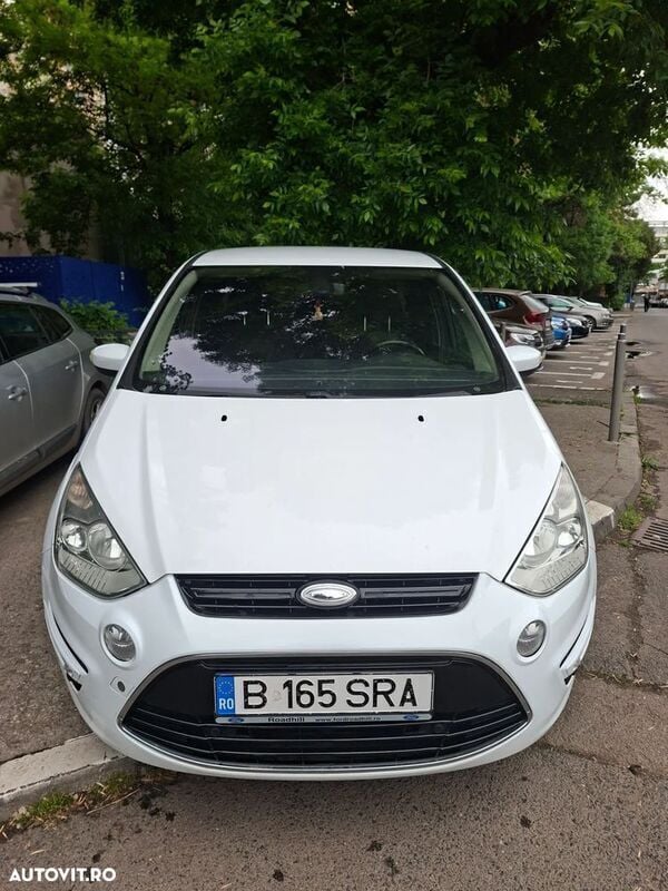 Alb Utilizat 2012 Ford S-MAX Titanium Monovolum | 5.500 EUR (Super Preț) - Imagine 1/4