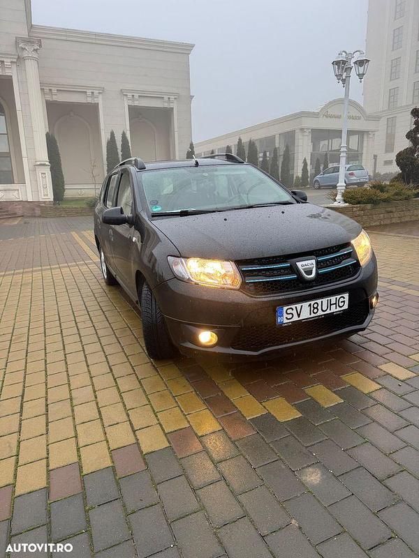 Culoarenegru Utilizat 2015 Dacia Logan Lauréate Break | 4.900 EUR (Preț OK) - Imagine 1/4