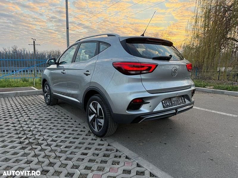 Second-hand MG ZS Comfort 130 kW (177 CP) 2022 Culoarealb Berlinǎ