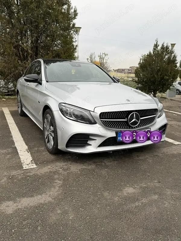 Argintiu Utilizat 2019 Mercedes C300e Berlinǎ | 33.000 EUR - Imagine 1/4