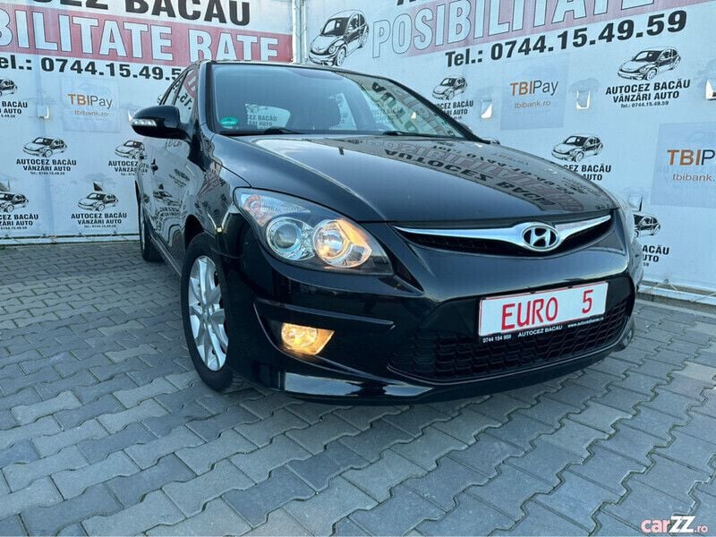 Negru Utilizat 2010 Hyundai i30 Hatchback | 6.550 EUR - Imagine 1/4