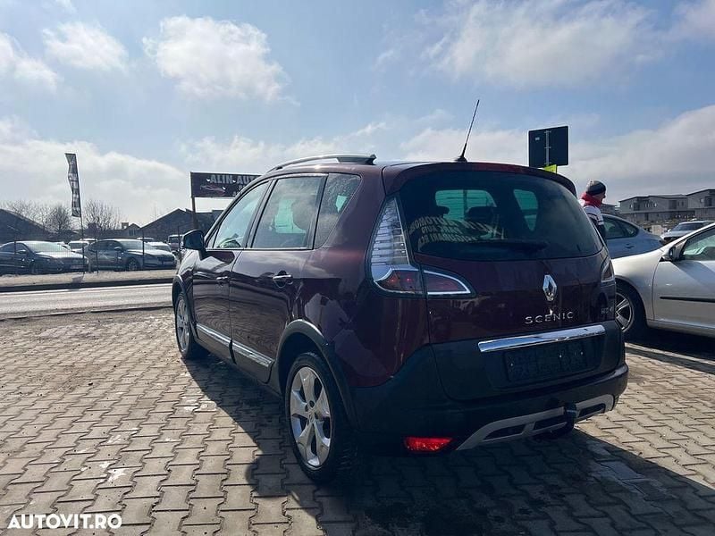 Second-hand Renault Mégane 110 CP (80 kW) 2014 Culoarerosu Monovolum
