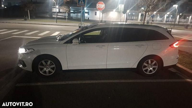 Second-hand Ford Mondeo Trend 150 CP (110 kW) 2019 Culoarealb Break