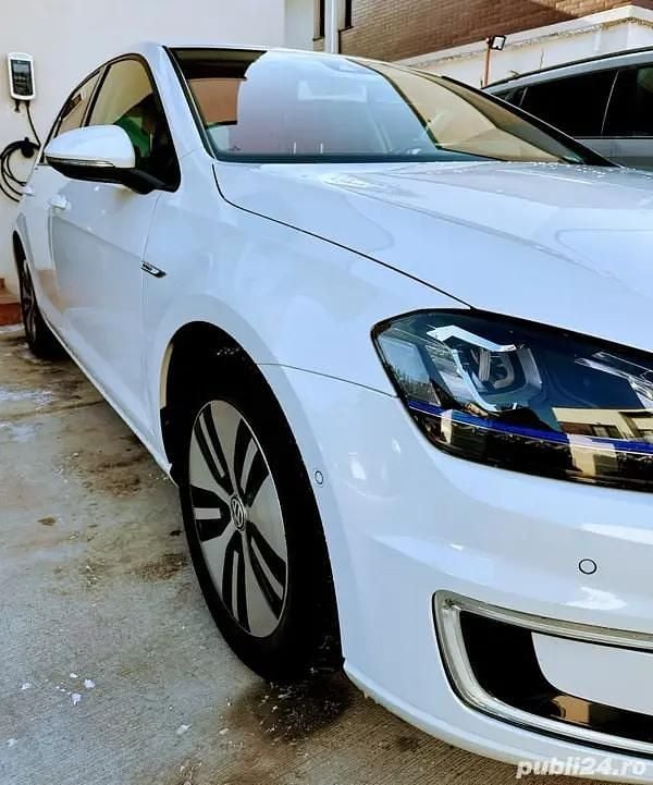 Alb Utilizat 2015 VW e-Golf Hatchback | 9.450 EUR (Preț OK) - Imagine 1/4