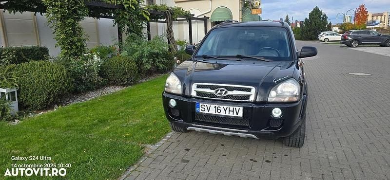 Culoarenegru Utilizat 2008 Hyundai Tucson GLS SUV | 4.590 EUR (Preț bun) - Imagine 1/4