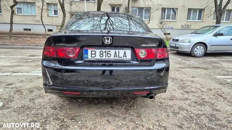 Second-hand Honda Accord 155 CP (114 kW) 2008 Culoarenegru Berlinǎ