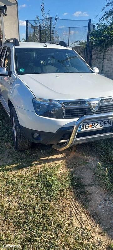 Culoarealb Utilizat 2012 Dacia Duster SUV | 7.250 EUR (Puțin scump) - Imagine 1/4