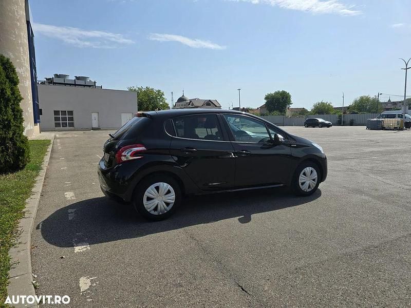 Second-hand Peugeot 208 82 CP (60 kW) 2014 Culoarenegru Hatchback