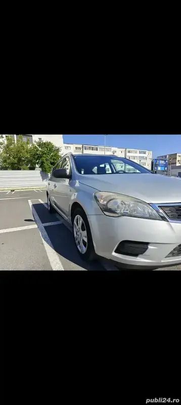 Argintiu Utilizat 2009 Kia Ceed 2 Break | 3.750 EUR (Puțin scump) - Imagine 1/4