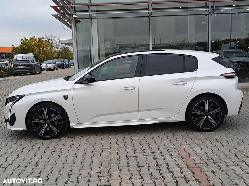 Second-hand Peugeot 308 GT 130 CP (95 kW) 2022 Culoarealb Hatchback