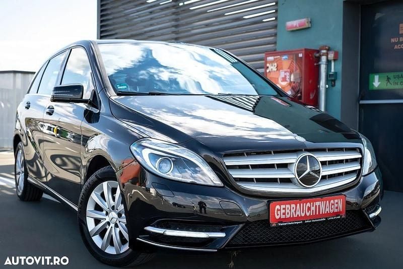 Culoarenegru Utilizat 2013 Mercedes B180 Monovolum | 8.999 EUR (Preț OK) - Imagine 1/4