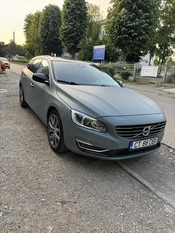 Utilizat 2015 Volvo V60 Break | 7.800 EUR (Super Preț) - Imagine 1/4