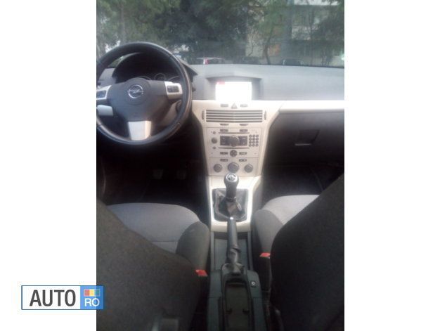 Alb Utilizat 2008 Opel Astra Break | 4.100 EUR (Scump) - Imagine 1/1