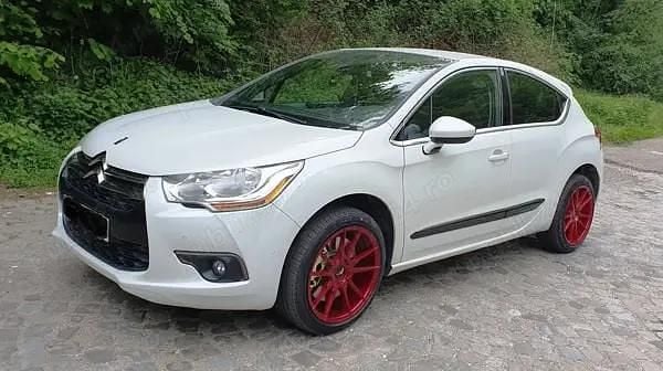 Alb Utilizat 2012 Citroën DS4 Hatchback | 6.500 EUR - Imagine 1/4