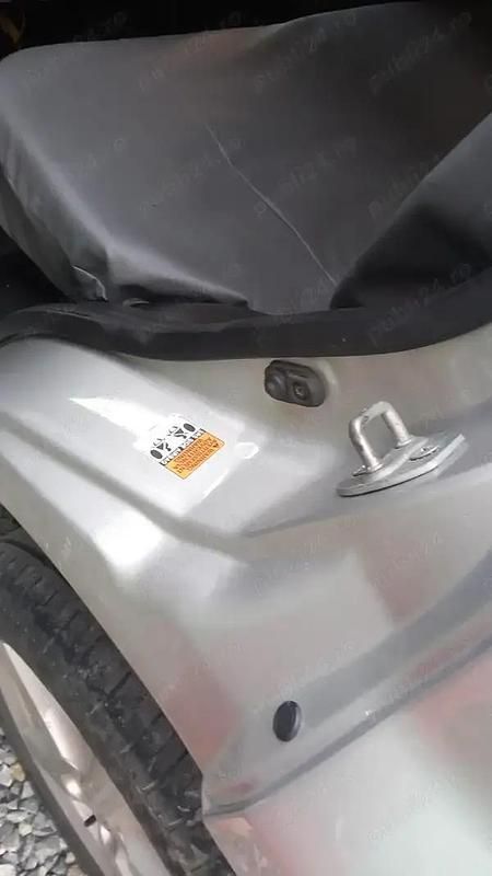 Gri Utilizat 2006 Suzuki Grand Vitara SUV | 4.200 EUR (Preț OK) - Imagine 1/4