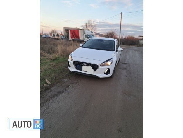Alb Utilizat 2017 Hyundai i30 Hatchback | 9.400 EUR (Preț OK) - Imagine 1/3