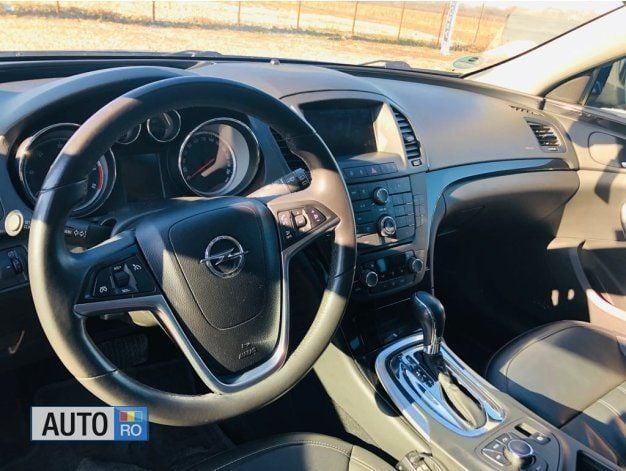 Second-hand Opel Insignia 195 CP (143 kW) 2013 Albastru Berlinǎ