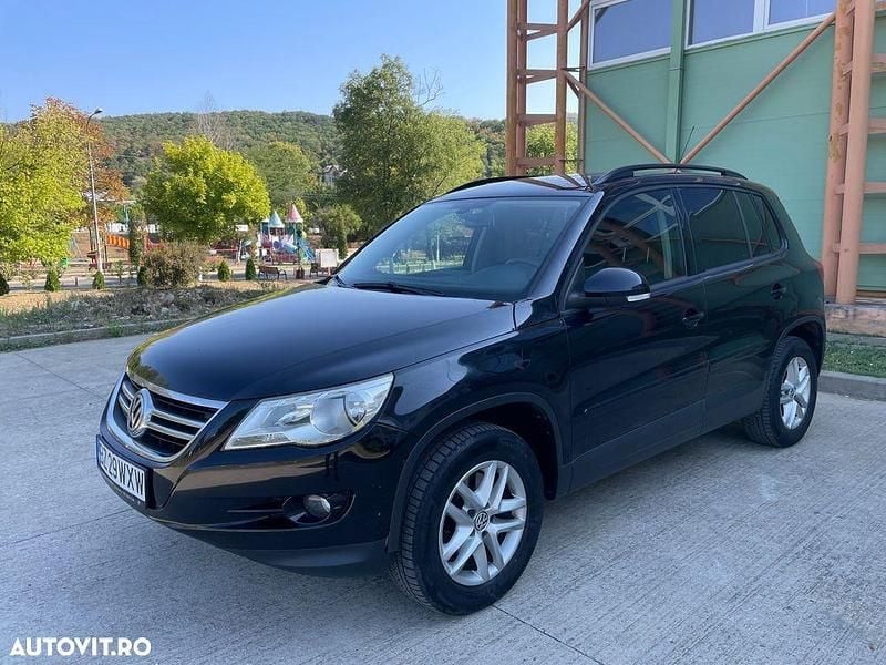 Culoarenegru Utilizat 2011 VW Tiguan Track & Field SUV | 7.990 EUR (Preț bun) - Imagine 1/4