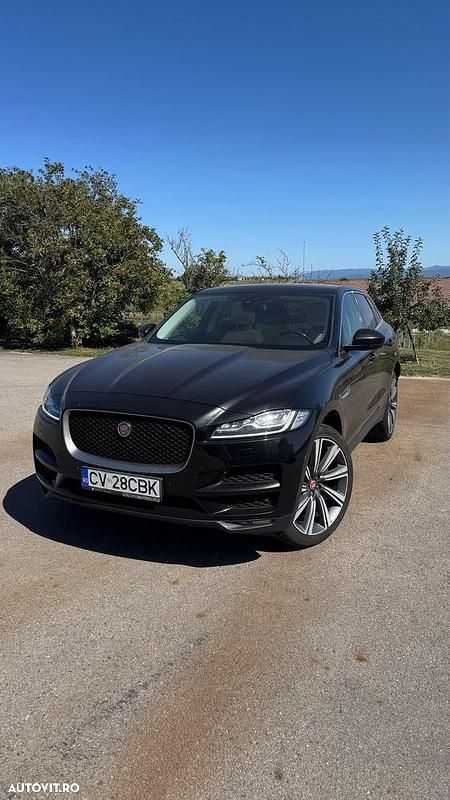 Culoarenegru Utilizat 2016 Jaguar F-Pace First Edition SUV | 13.900 EUR (Preț bun) - Imagine 1/4
