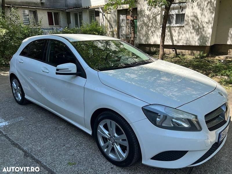 Second-hand Mercedes A160 90 CP (66 kW) 2015 Culoarealb Hatchback
