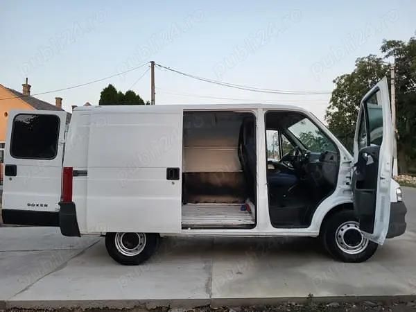 Utilizat 2005 Peugeot Boxer Van | 2.250 EUR - Imagine 1/4