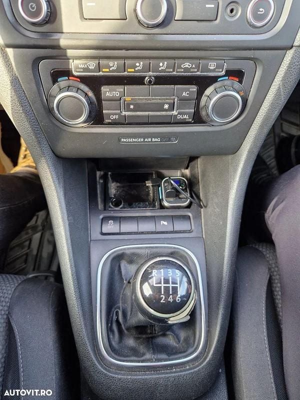 Second-hand VW Golf VI Highline 122 CP (89 kW) 2011 Culoarealbastru Hatchback