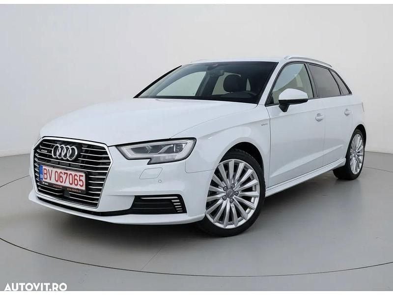 Culoarealb Utilizat 2018 Audi A3 e-tron S-line plus Hatchback | 13.450 EUR (Super Preț) - Imagine 1/4