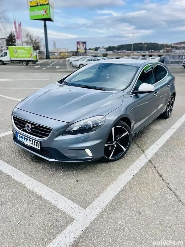 Gri Utilizat 2015 Volvo V40 R-Design Hatchback | 9.990 EUR - Imagine 1/4